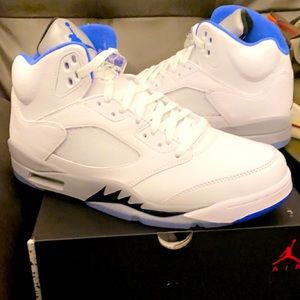 Size 9.5 Stealth Retro 5s